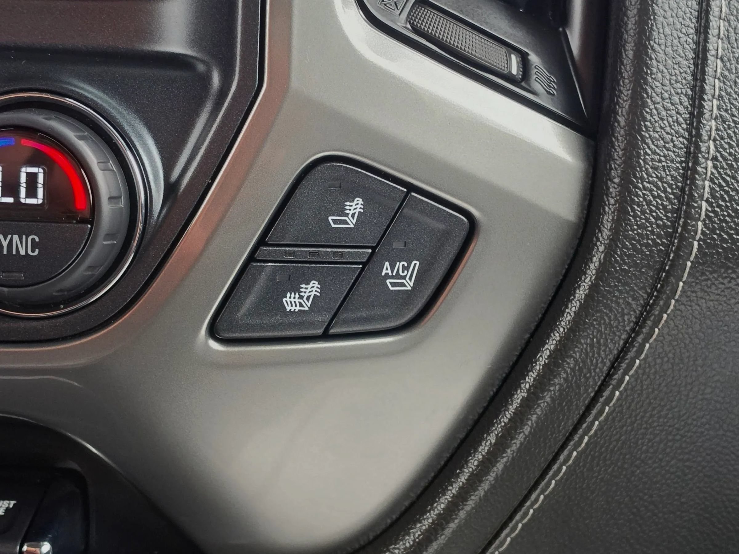 Used 2015 Chevrolet Silverado 2500 LTZ w/ Duramax Plus Package AWD/4WD image 28