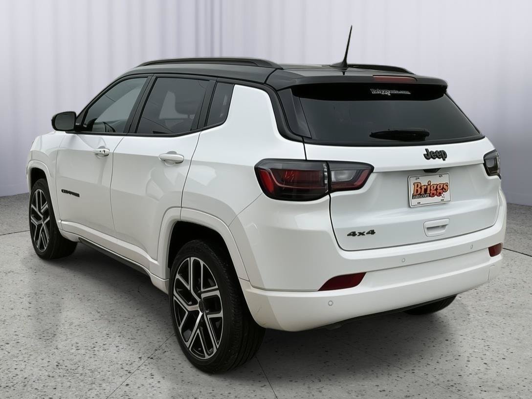 Used 2025 Jeep Compass Limited w/ High Altitude Package AWD/4WD image 3