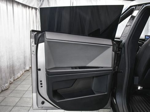 Used 2025 Tesla Cybertruck AWD Crew Cab image 15