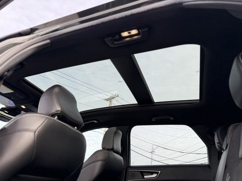 Certified 2022 Ford Edge ST w/ Equipment Group 401A image 13