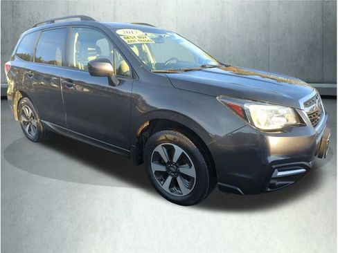 Used 2017 Subaru Forester 2.5i Premium image 8
