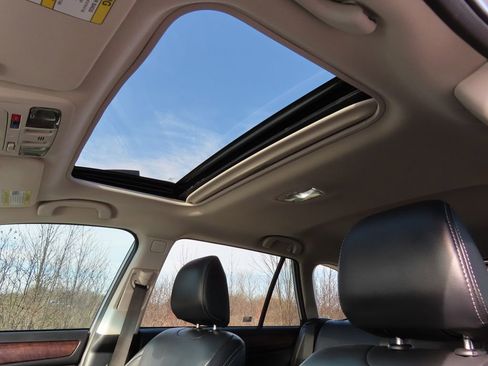 Used 2019 Subaru Outback 3.6R Limited w/ Popular Package #2 image 5