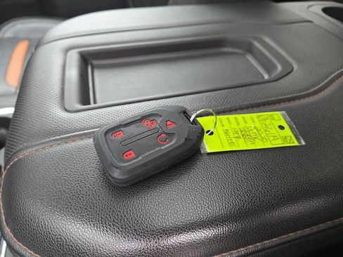 Used 2020 GMC Sierra 2500 AT4 w/ AT4 Premium Package image 31