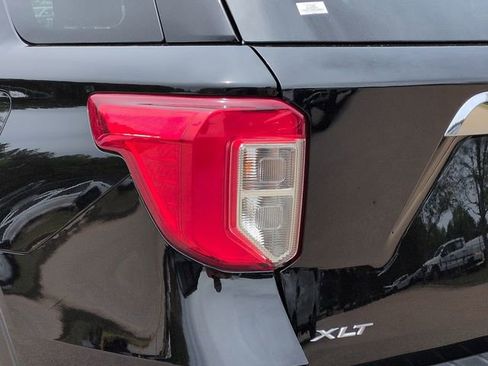 Certified 2024 Ford Explorer XLT w/ Equipment Group 202A RWD image 14