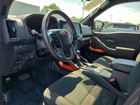 Certified 2025 Nissan Frontier PRO-4X w/ Pro Convenience Package AWD/4WD image 19