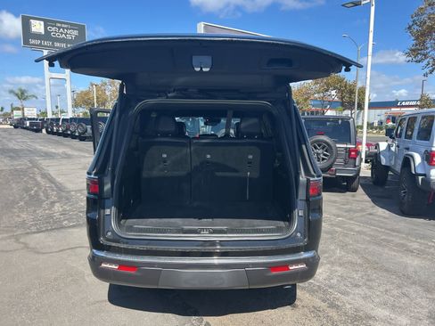 Used 2022 Jeep Wagoneer Series II image 48