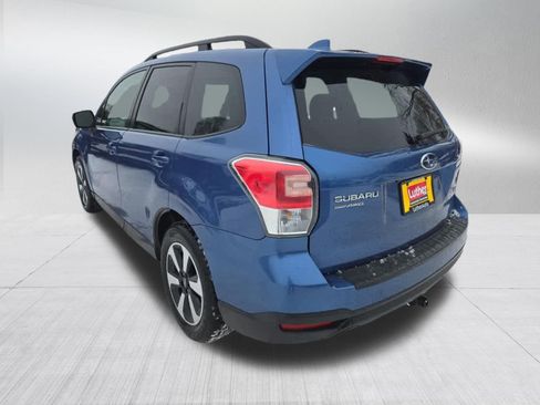 Used 2018 Subaru Forester 2.5i Premium w/ All-Weather Package image 5