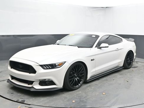 Used 2017 Ford Mustang GT Premium w/ GT Performance Package image 6
