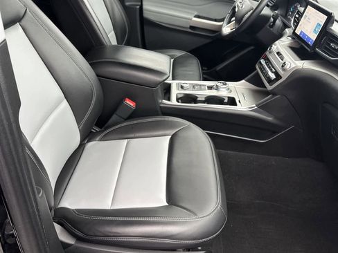 Used 2023 Ford Explorer XLT w/ Equipment Group 202A image 14