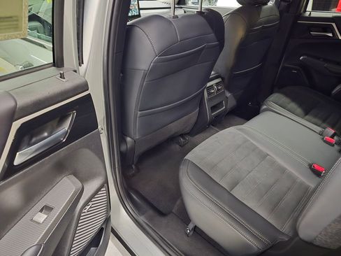 Used 2025 Mitsubishi Outlander SE FWD image 30
