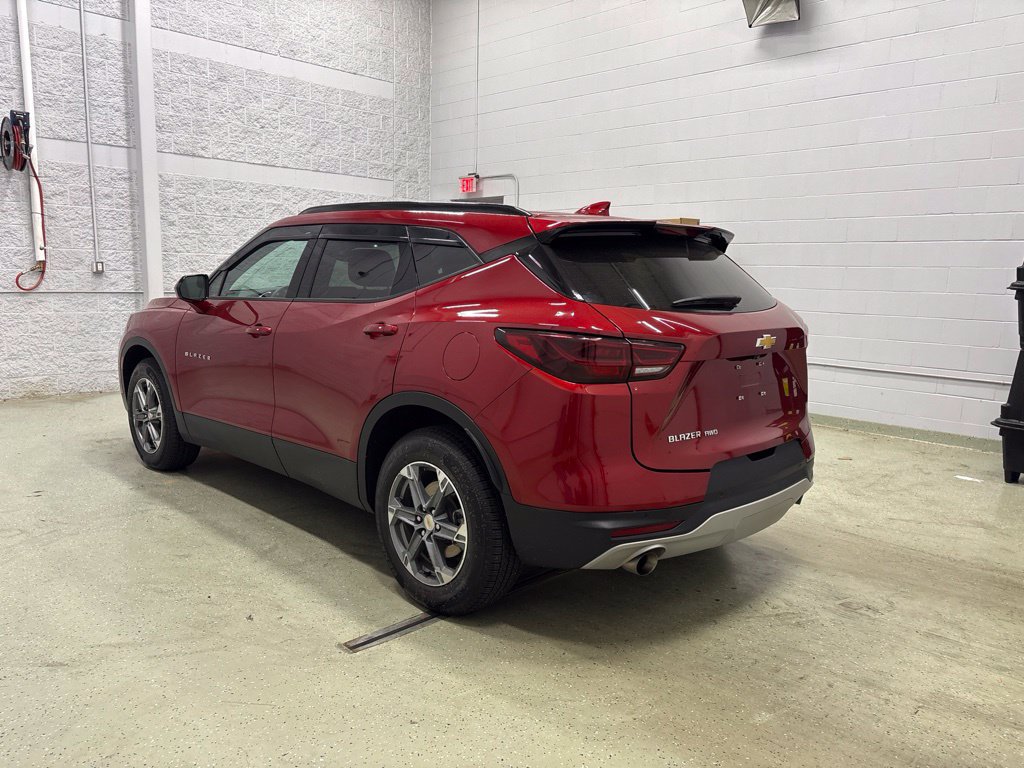 Used 2025 Chevrolet Blazer LT w/ Convenience Package AWD/4WD image 6