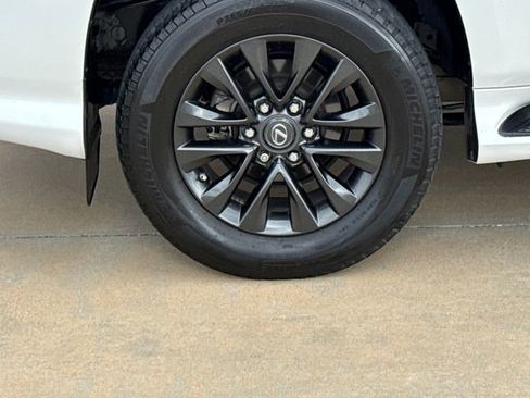 Used 2020 Lexus GX 460 Premium w/ Premium Package AWD/4WD image 9