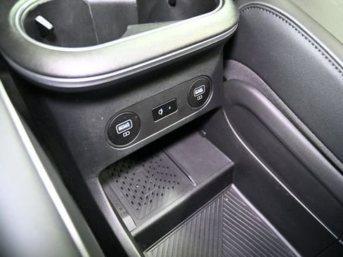 Used 2024 Hyundai Ioniq 5 Limited image 27