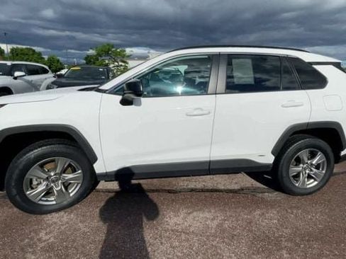 Used 2025 Toyota RAV4 LE AWD/4WD image 5