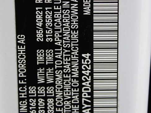 Certified 2023 Porsche Cayenne Platinum Edition image 41