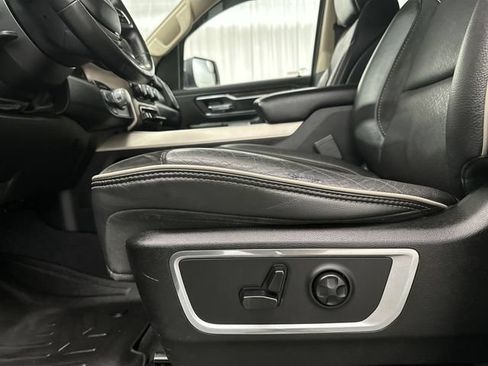Used 2019 RAM 1500 Laramie AWD/4WD image 17