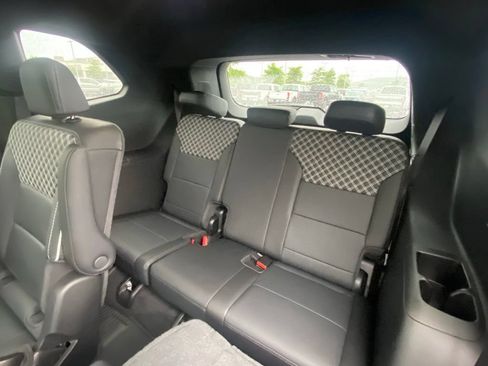 Used 2025 GMC Acadia Denali w/ LPO, Floor Liner Package AWD/4WD image 26
