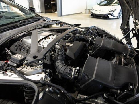 Used 2021 Aston Martin DB11 Volante image 21