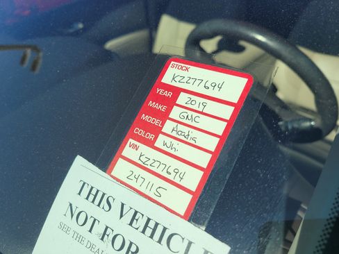 Used 2019 GMC Acadia Denali w/ Technology Package image 10