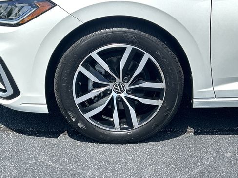 Used 2025 Volkswagen Jetta SE w/ Sunroof Package FWD image 32