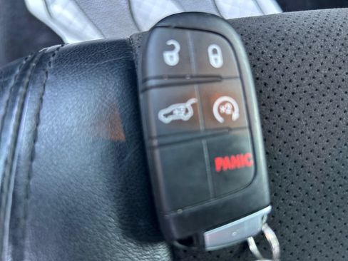 Certified 2022 Jeep Grand Cherokee Laredo X AWD/4WD image 34