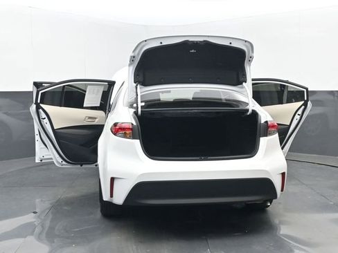 Used 2025 Toyota Corolla LE image 35