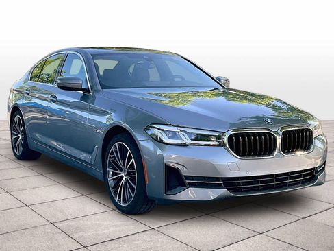 Used 2023 BMW 530e w/ Convenience Package image 2