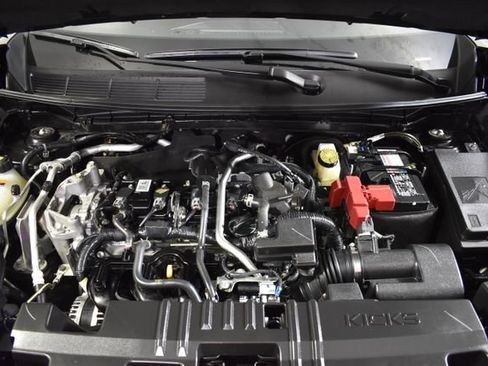 Certified 2025 Nissan Kicks SV w/ SV Premium Package AWD/4WD image 32