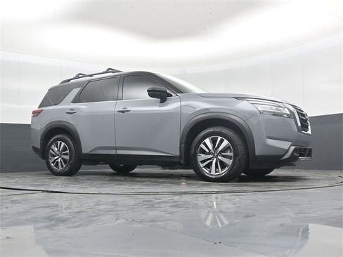 Used 2023 Nissan Pathfinder SL w/ Lighting Package (N92) image 40