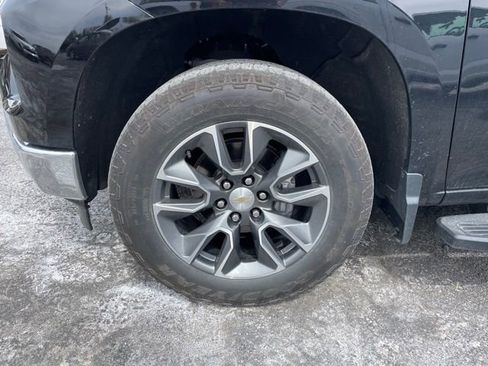 Used 2023 Chevrolet Silverado 1500 LT AWD/4WD image 4