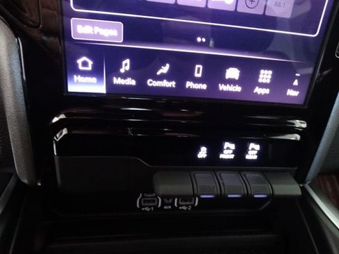 Certified 2025 RAM 1500 Big Horn AWD/4WD image 12