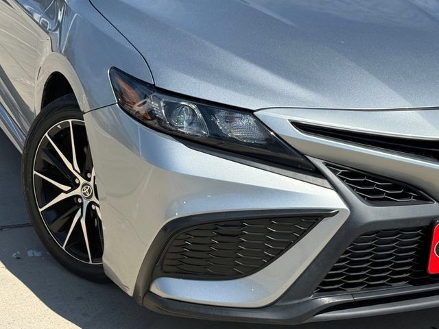 Used 2024 Toyota Camry SE FWD image 2
