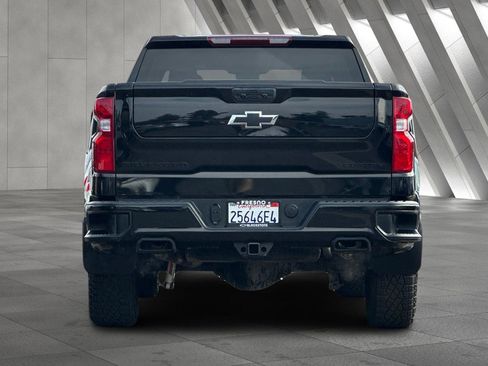 Used 2025 Chevrolet Silverado 1500 Custom Trail Boss w/ Dark Appearance Package image 5