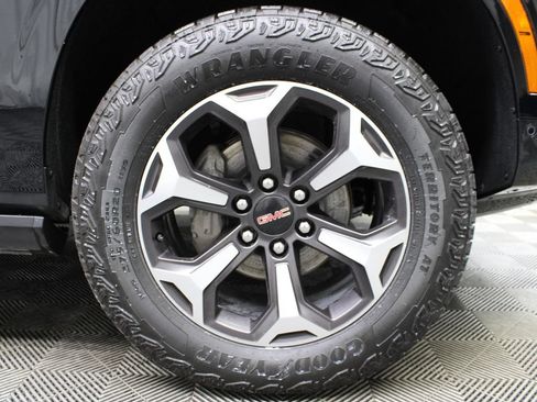Used 2026 GMC Yukon AT4 Ultimate AWD/4WD image 13