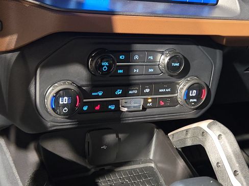 Used 2024 Ford Bronco Outer Banks AWD/4WD image 31