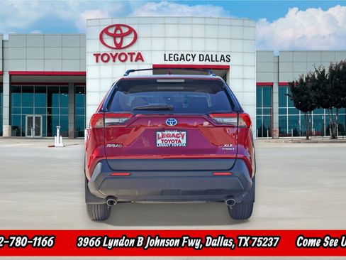 Used 2024 Toyota RAV4 XLE w/ Convenience Package image 9