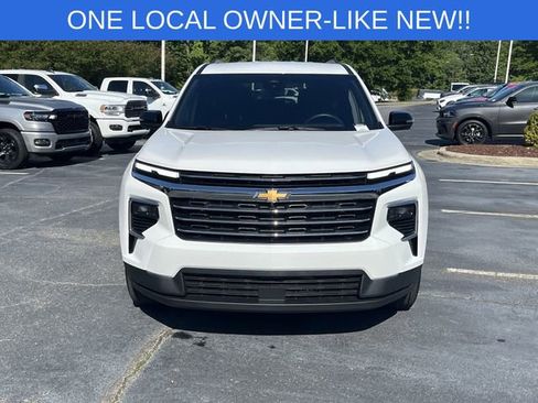 Used 2026 Chevrolet Traverse LT w/ Driver Confidence Package FWD image 2