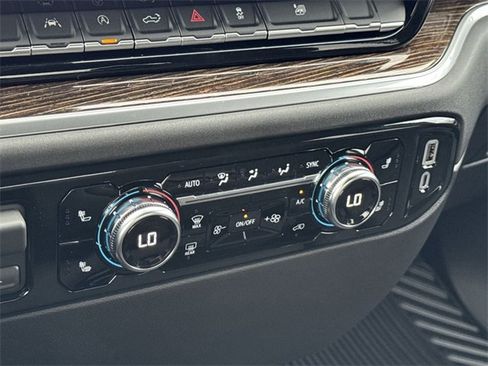 New 2026 GMC Sierra 1500 SLE image 20