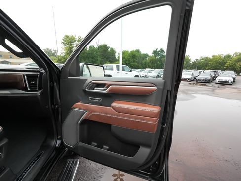 Used 2025 GMC Sierra 1500 Denali Ultimate AWD/4WD image 16