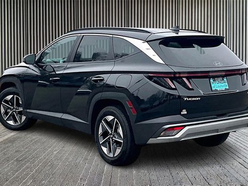 Certified 2025 Hyundai Tucson SEL image 2