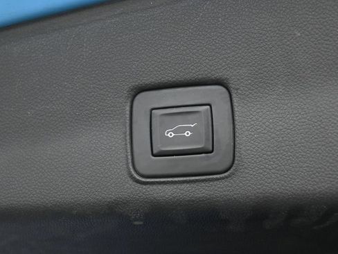 Used 2023 Chevrolet TrailBlazer RS w/ Sun and Liftgate Package FWD image 36