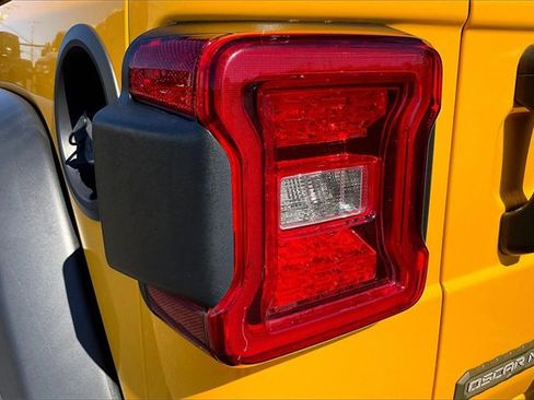 Used 2021 Jeep Wrangler Unlimited Freedom Edition image 30