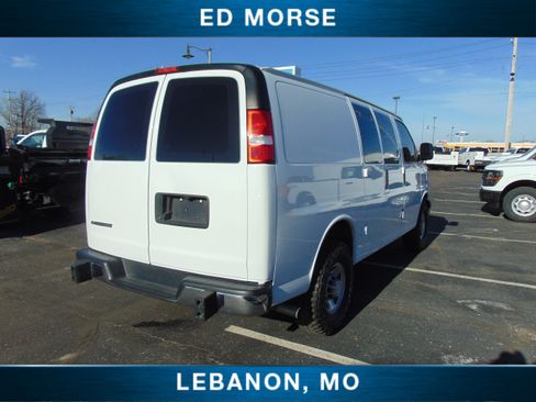 Used 2022 Chevrolet Express 2500 w/ Driver Convenience Package image 6