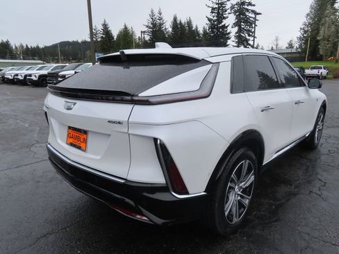 Used 2024 Cadillac Lyriq Luxury RWD image 8