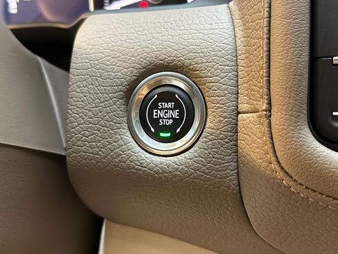 Used 2021 GMC Yukon Denali w/ Denali Premium Package image 35