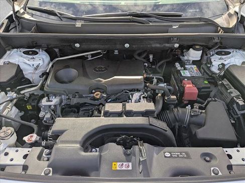 Used 2021 Toyota RAV4 LE image 21