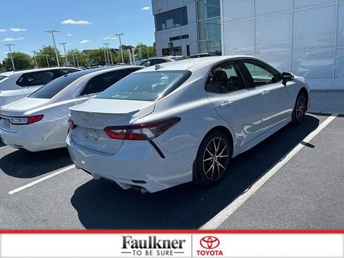 Used 2024 Toyota Camry SE FWD image 10
