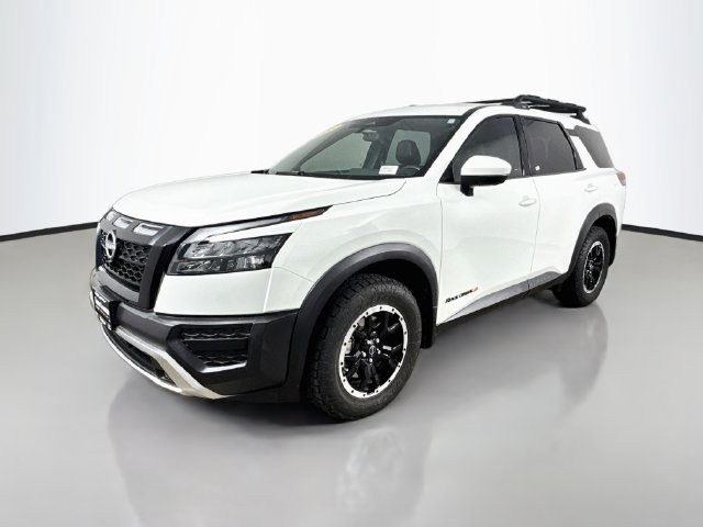 Used 2025 Nissan Pathfinder Rock Creek AWD/4WD image 3