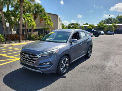Used 2018 Hyundai Tucson Limited w/ Cargo Package FWD image 10