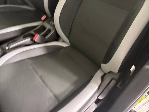 Used 2025 Nissan Versa S w/ Trunk Package FWD image 11
